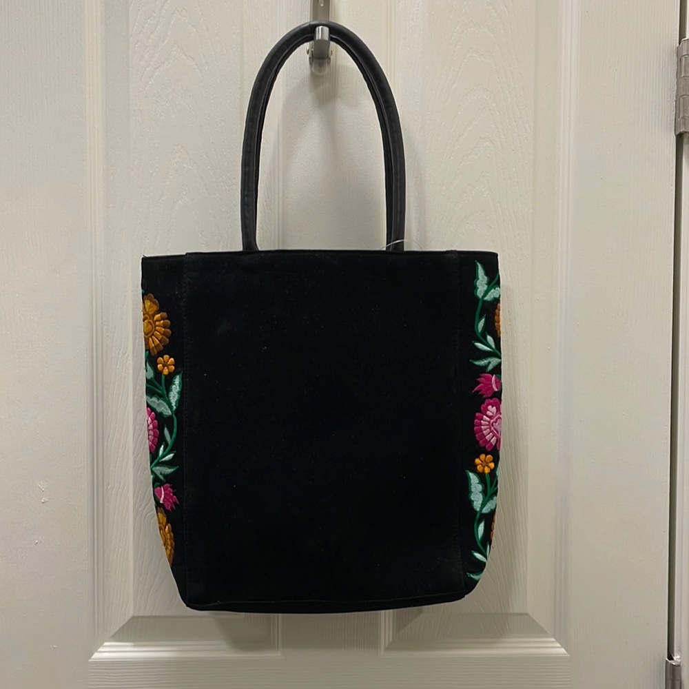 NWOT vintage Velvet embroidered shoulder bag